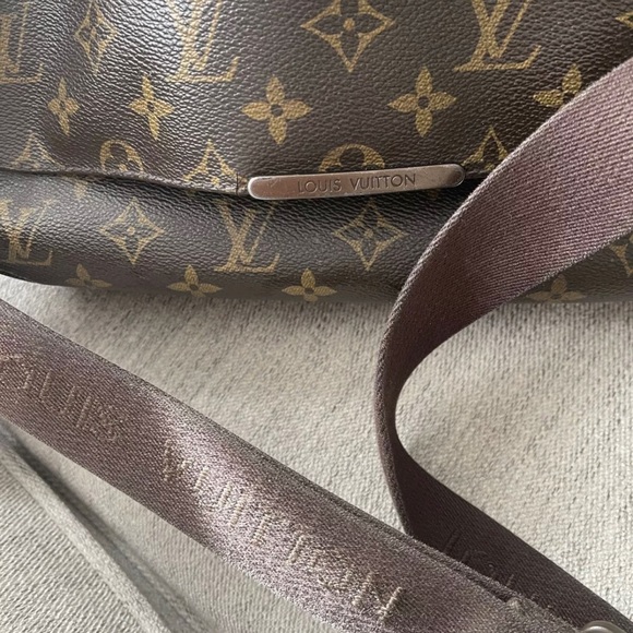 LOUIS VUITTON Beaubourg Messenger Bag Monogram Canvas - Picture 7 of 14